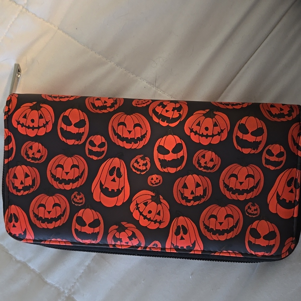 Halloween Themed Black and Orange Pumpkin Wallet - Picture 2 of 3
